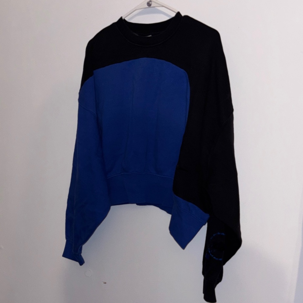 Nike Women's Blue and Black Sweatshirt
